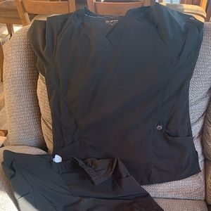 WonderWink black scrub set